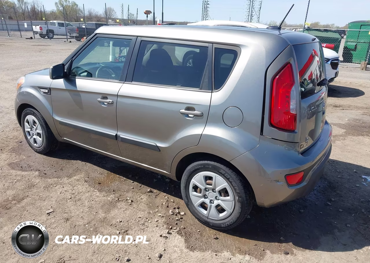 2013 Kia Soul VIN:KNDJT2A56D7508195 - 3