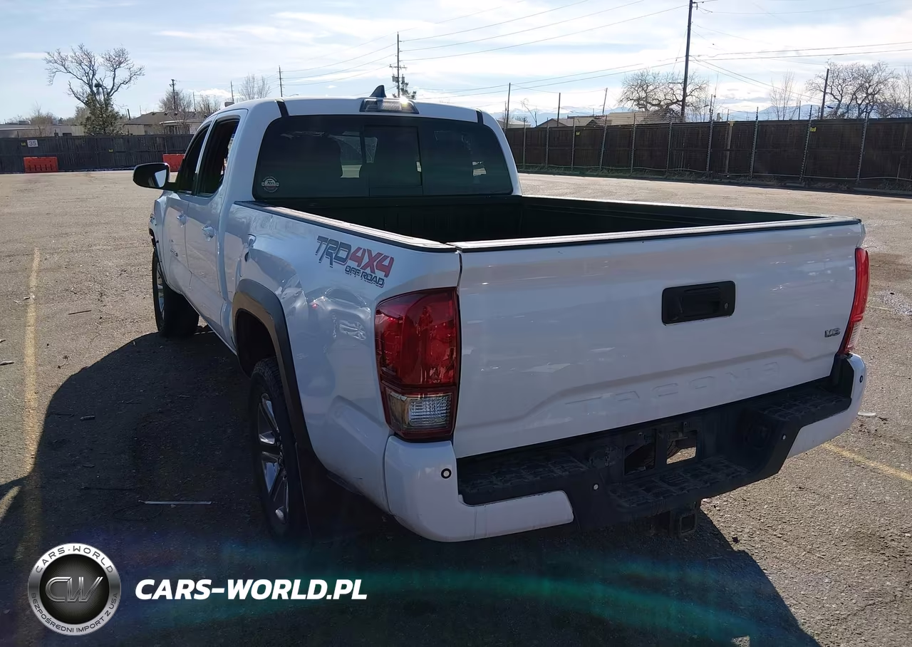 2017 Toyota Tacoma Trd Off Road VIN:5TFDZ5BN9HX017136 - 3
