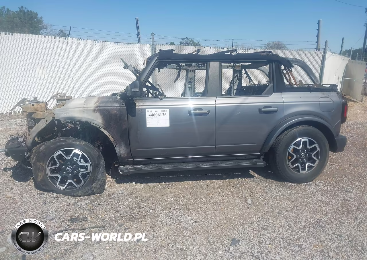2023 Ford Bronco Outer Banks VIN:1FMEE5DPXPLB39665 - 13