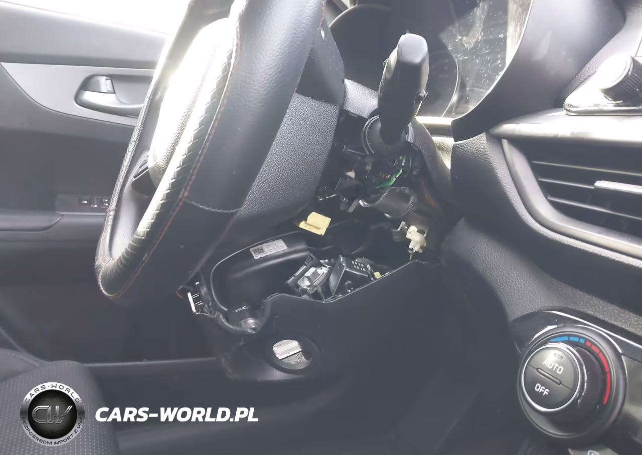 2019 Kia Forte Lxs VIN:3KPF24AD8KE076895 - 18