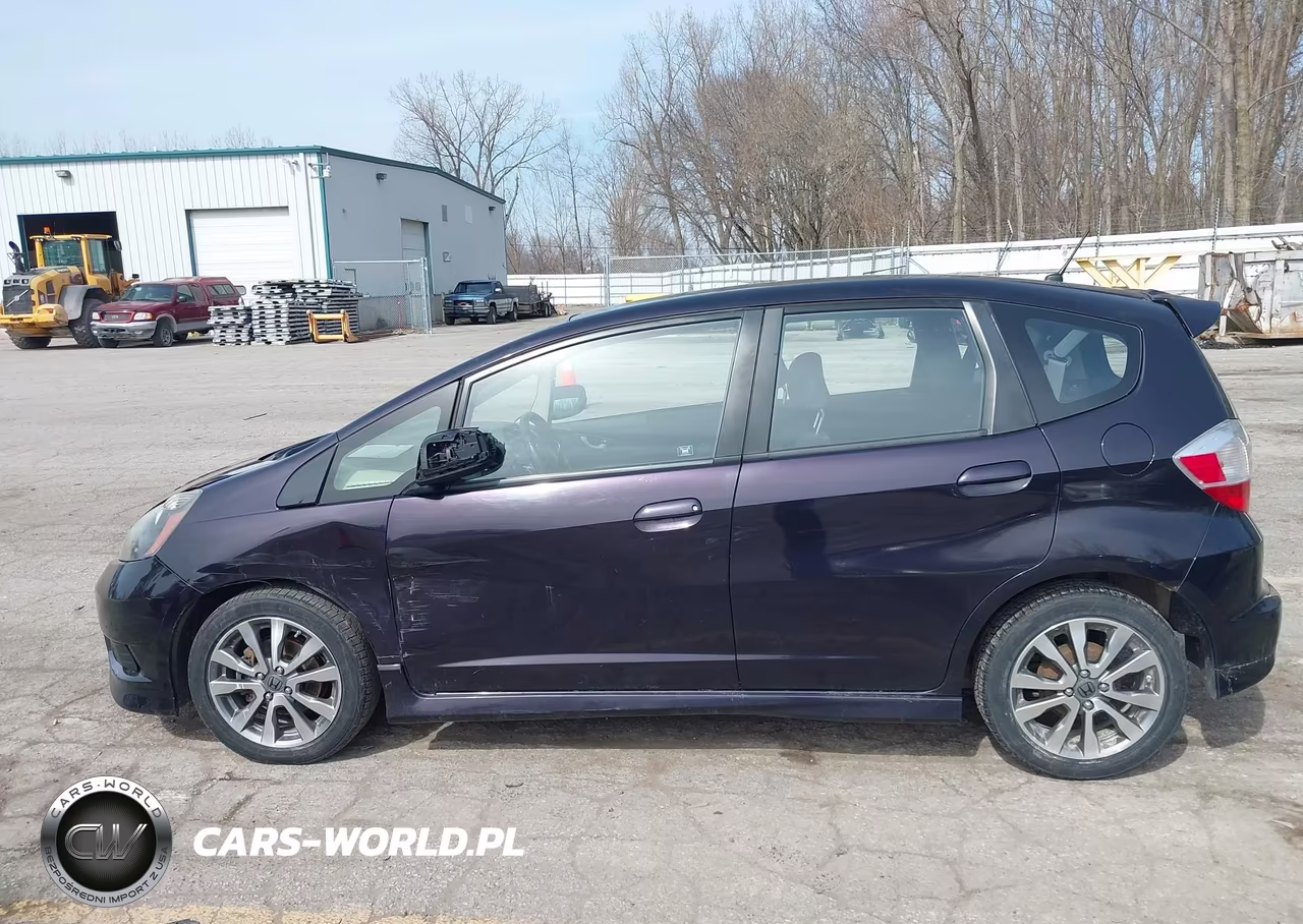 2013 Honda Fit Sport VIN:JHMGE8H51DC068356 - 15