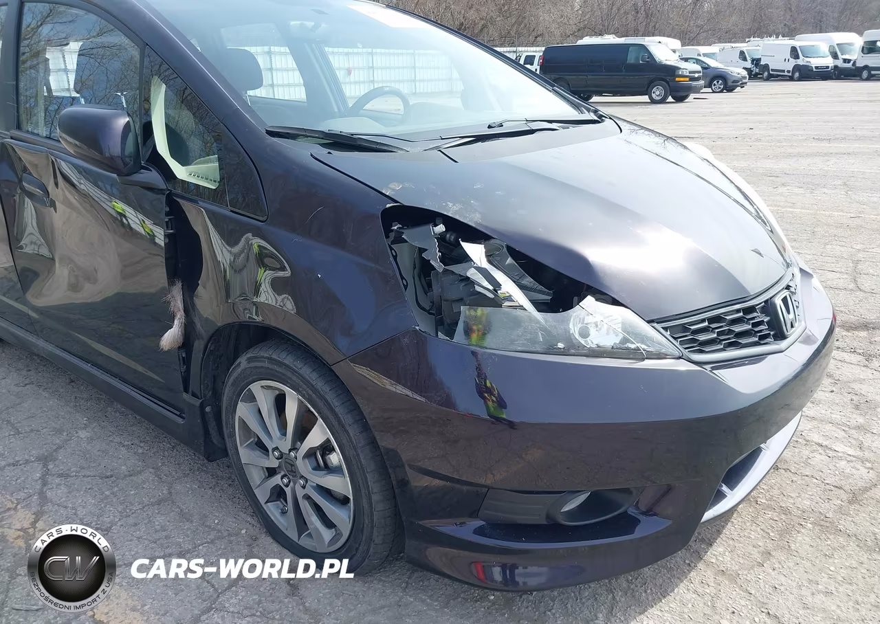 2013 Honda Fit Sport VIN:JHMGE8H51DC068356 - 19