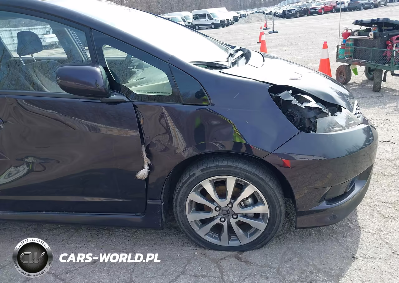 2013 Honda Fit Sport VIN:JHMGE8H51DC068356 - 20