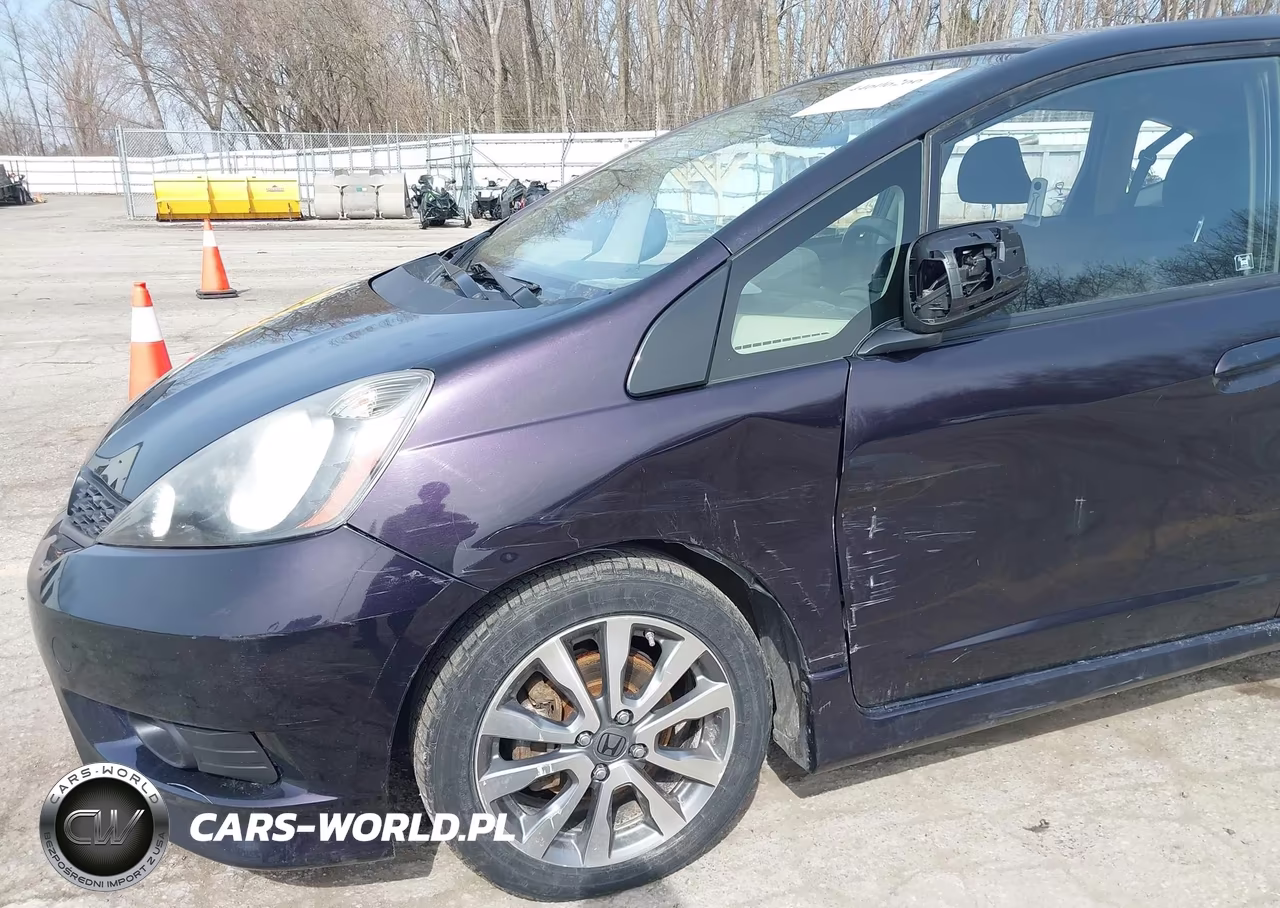 2013 Honda Fit Sport VIN:JHMGE8H51DC068356 - 6