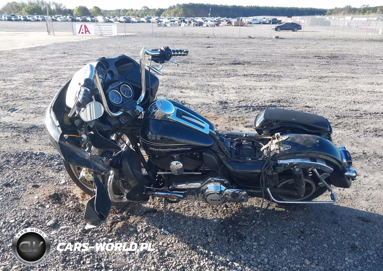 2012 Harley-Davidson Fltru Road Glide Ultra VIN:1HD1KGM14CB632341 - 13