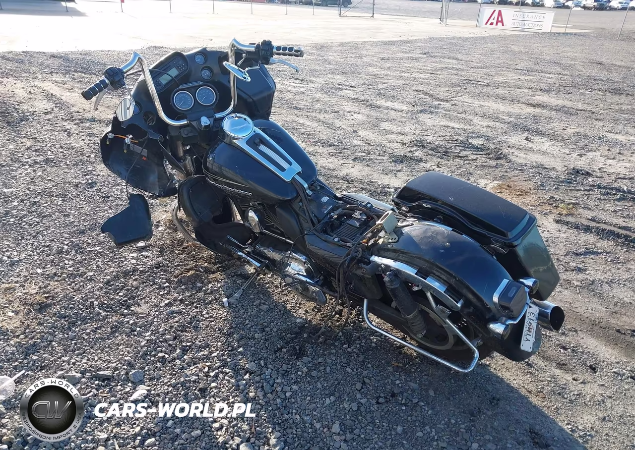 2012 Harley-Davidson Fltru Road Glide Ultra VIN:1HD1KGM14CB632341 - 3