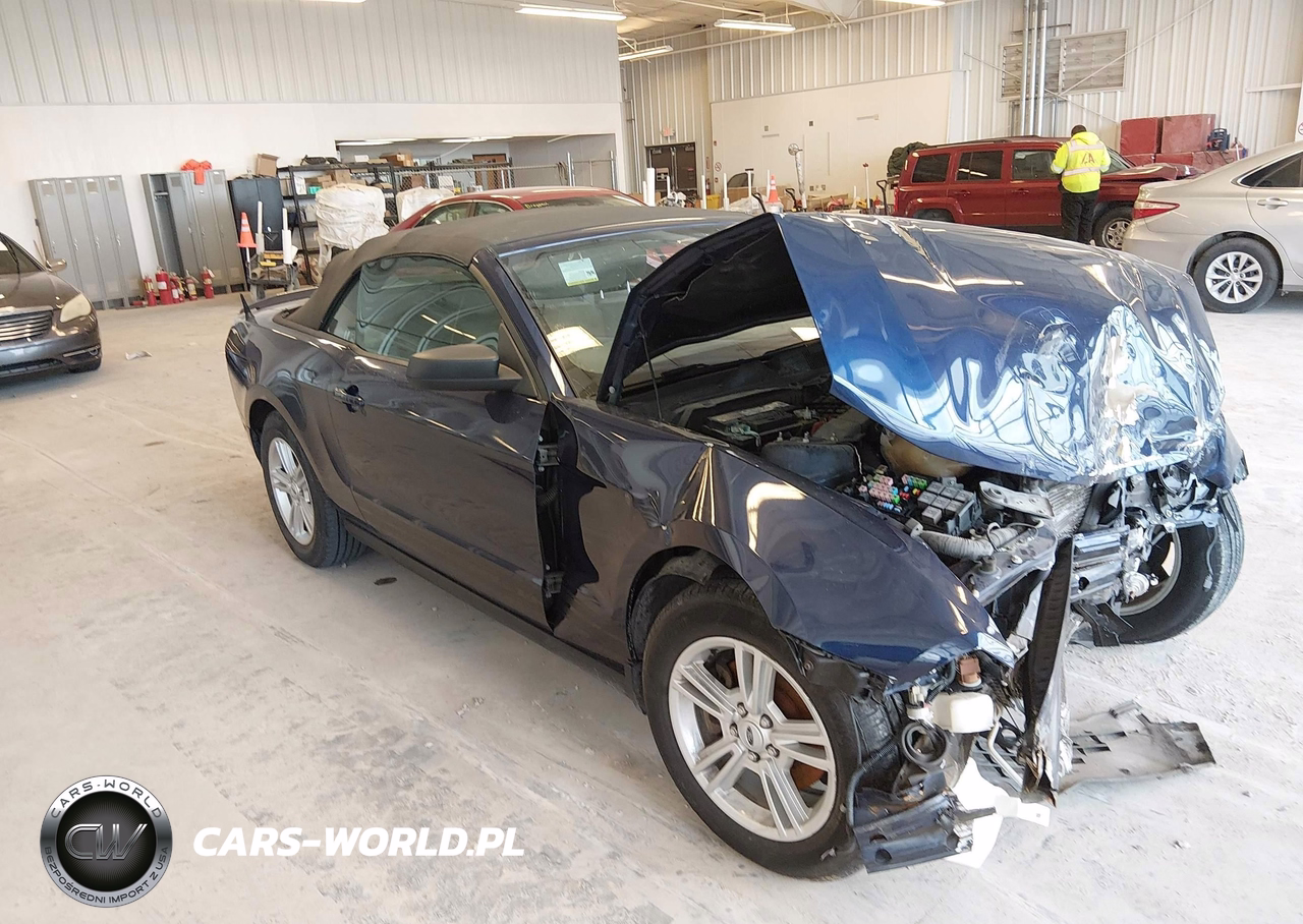 2011 Ford Mustang V6
