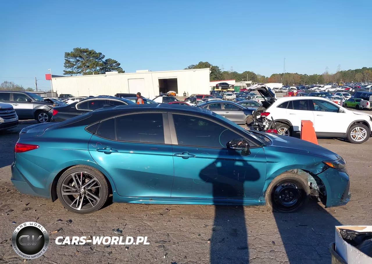 2025 Toyota Camry Xse VIN:4T1DAACK9SU141870 - 13
