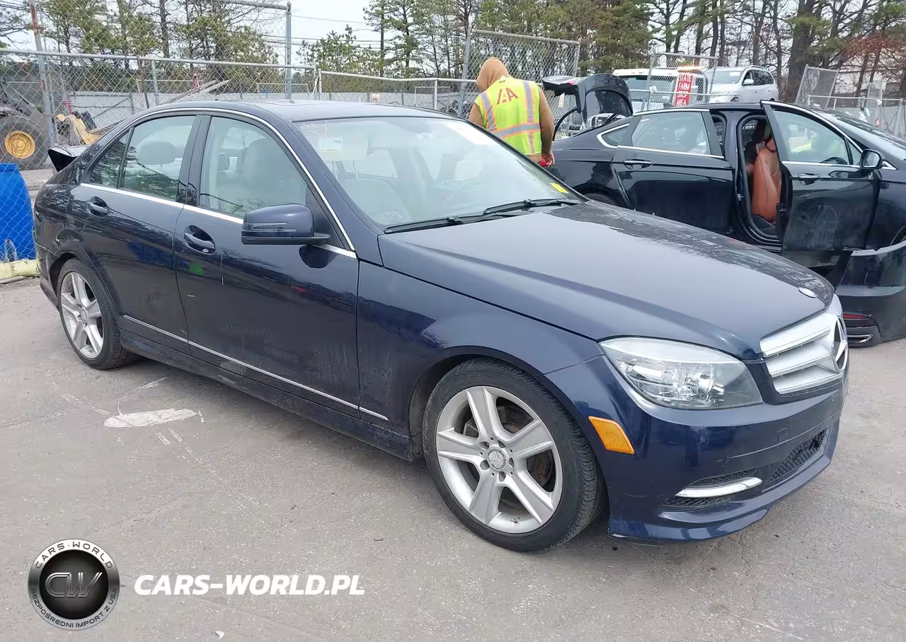 2011 Mercedes-Benz C 300 Luxury 4Matic-Sport 4Matic