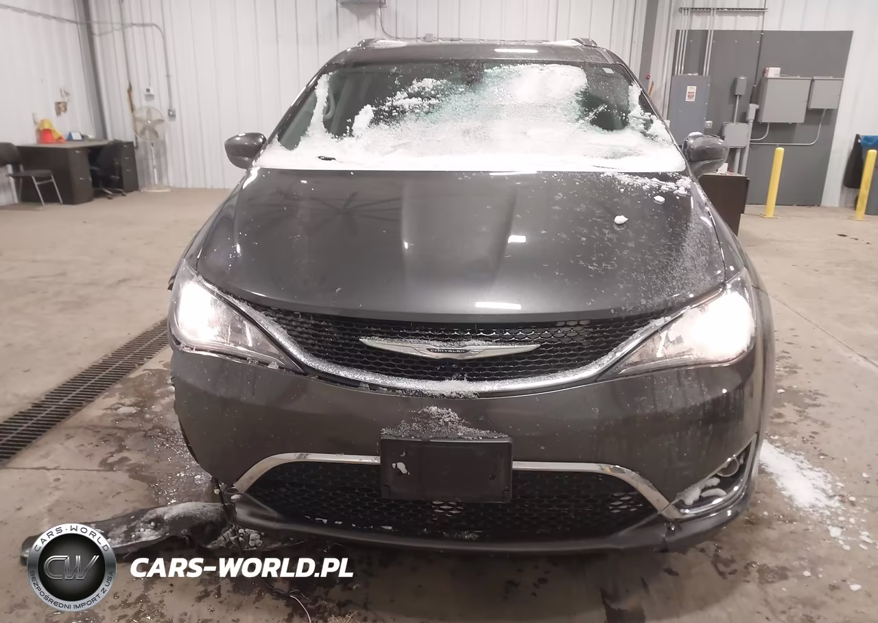 2018 Chrysler Pacifica Touring L VIN:2C4RC1BG9JR105061 - 12