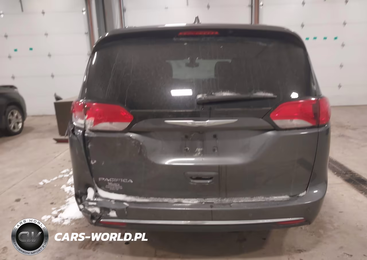 2018 Chrysler Pacifica Touring L VIN:2C4RC1BG9JR105061 - 16