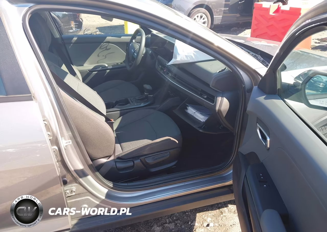 2025 Kia K4 Lxs VIN:3KPFT4DE0SE120258 - 5