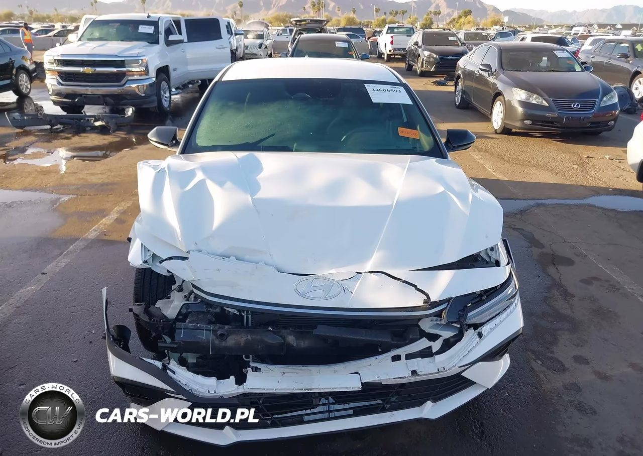 2025 Hyundai Elantra Sel Sport VIN:KMHLM4DG2SU909655 - 13