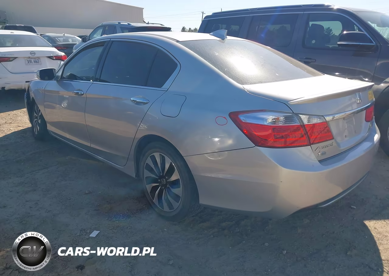 2015 Honda Accord Hybrid Touring VIN:1HGCR6F78FA002898 - 3