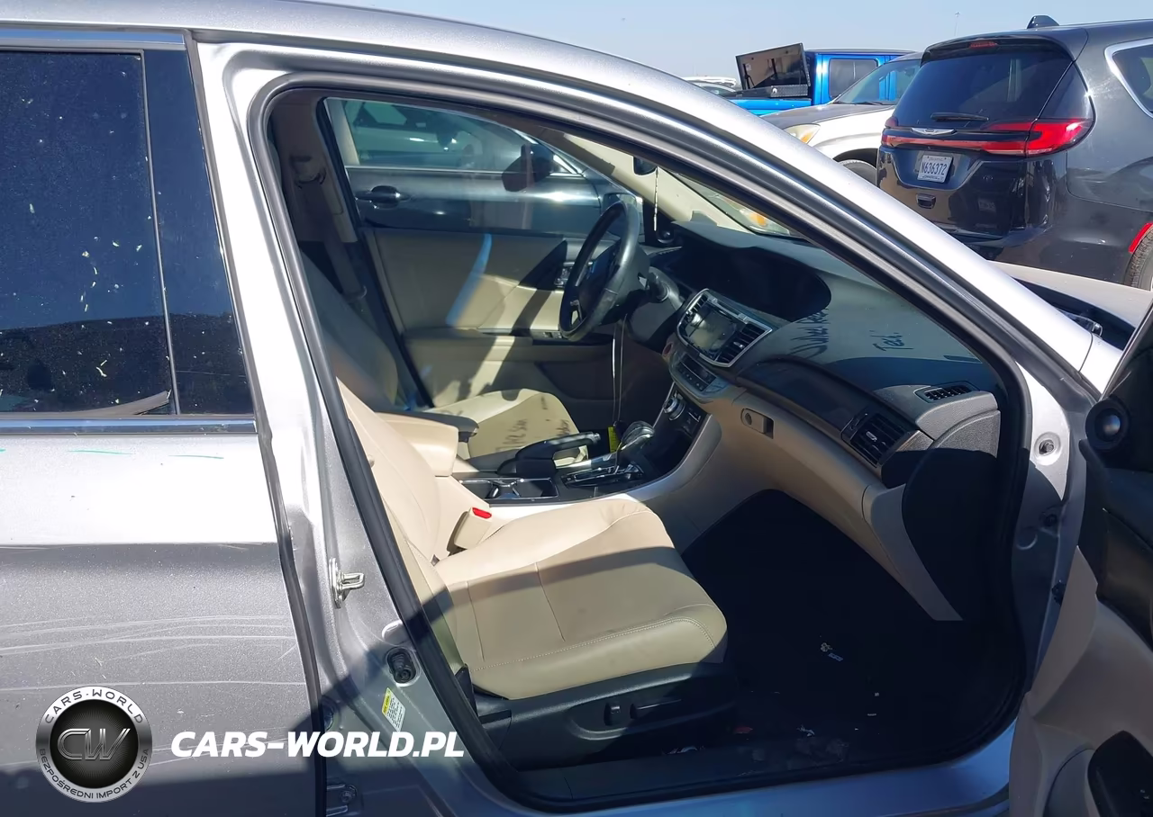 2015 Honda Accord Hybrid Touring VIN:1HGCR6F78FA002898 - 5