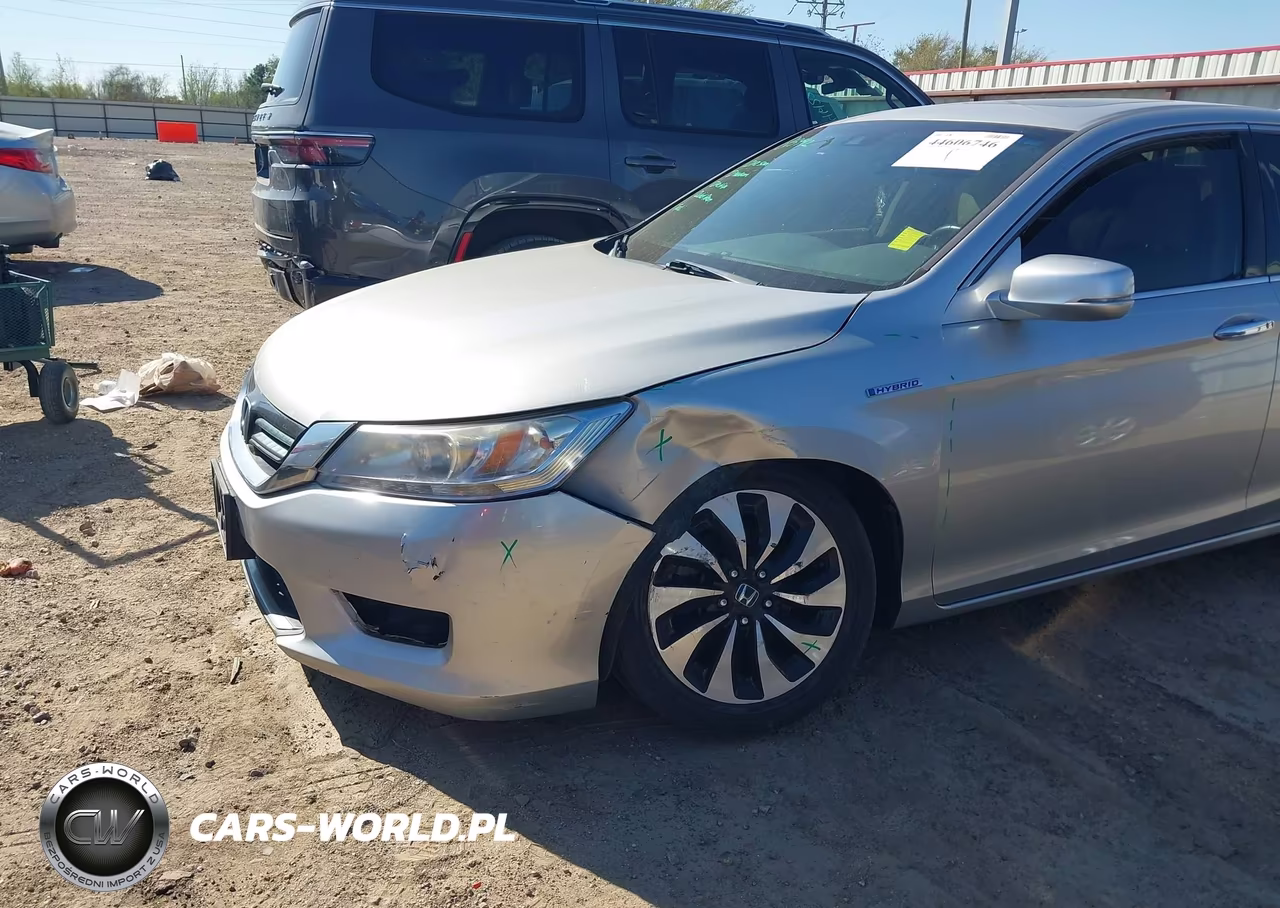 2015 Honda Accord Hybrid Touring VIN:1HGCR6F78FA002898 - 6