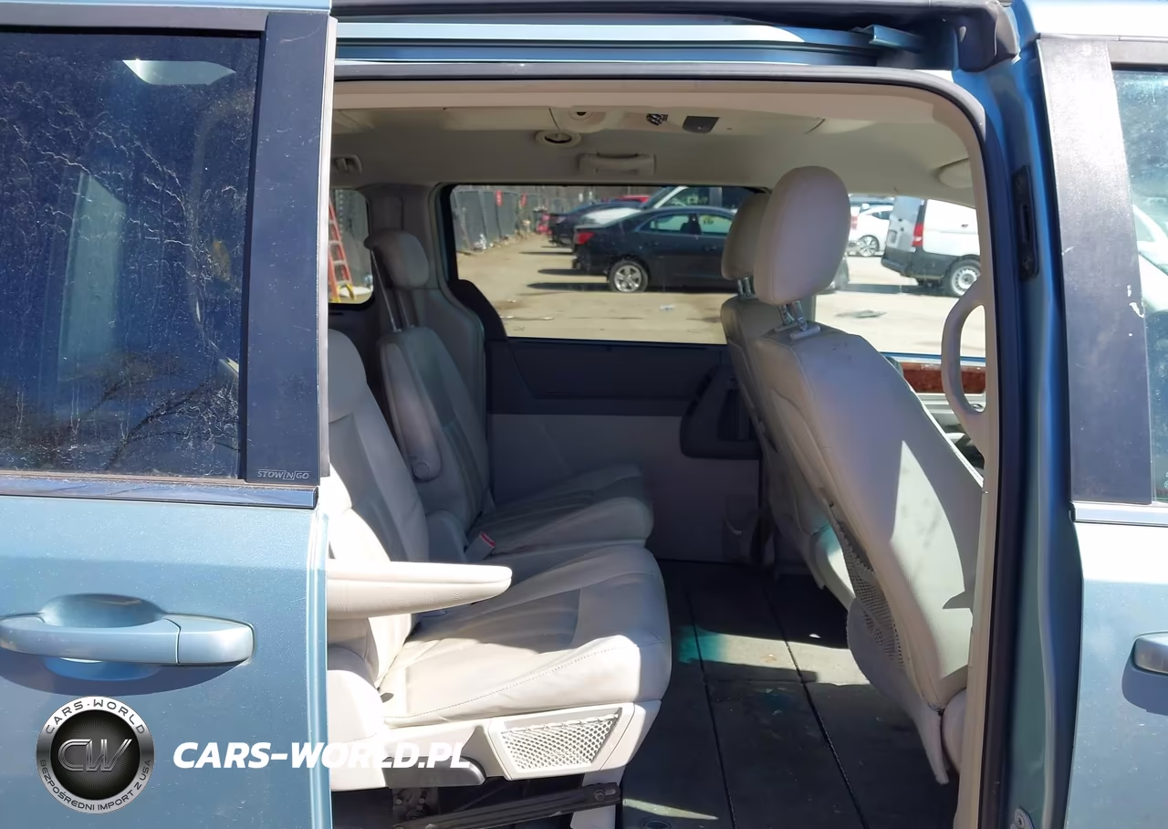 2010 Chrysler Town & Country Touring VIN:2A4RR5DX6AR233450 - 8