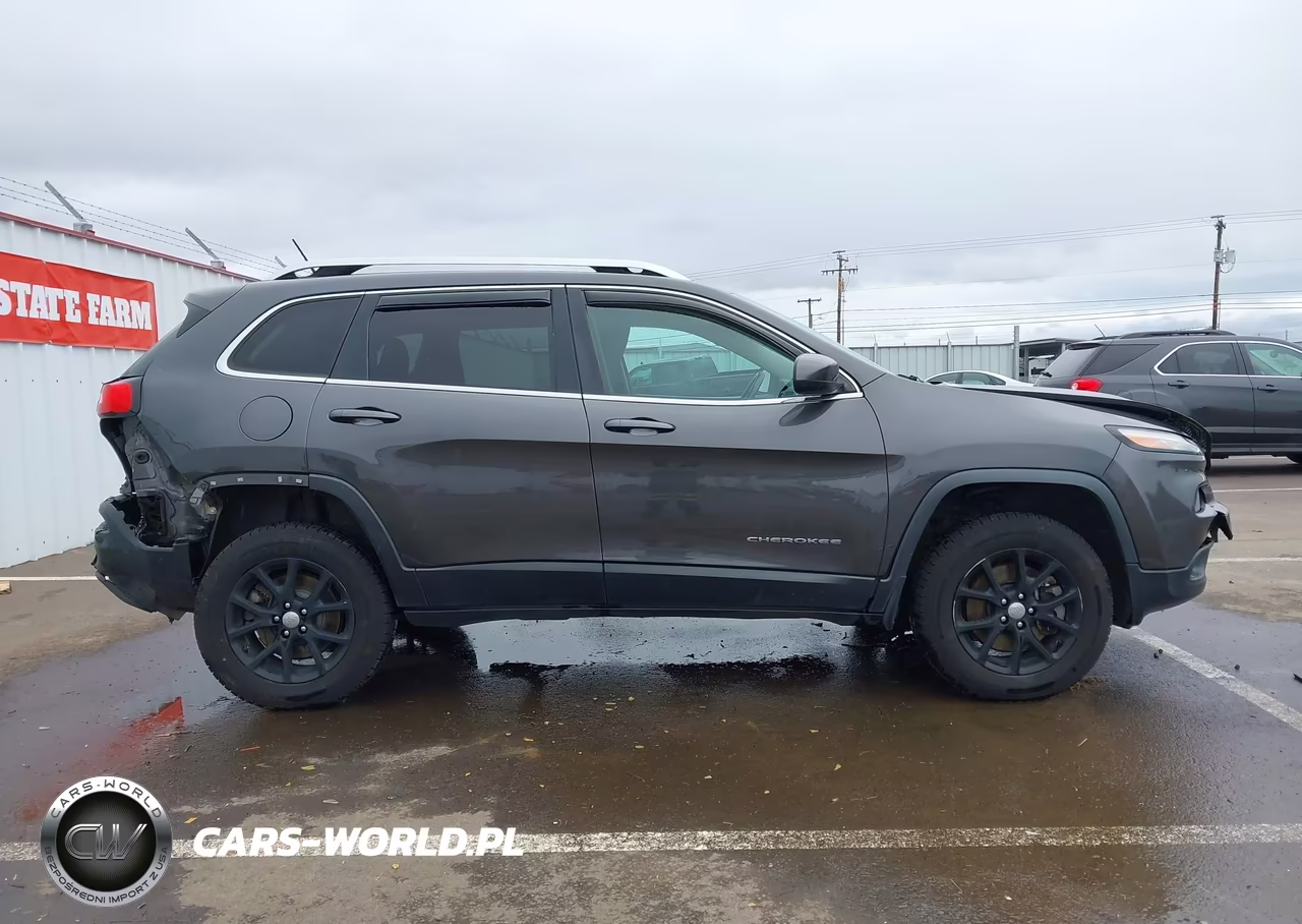 2015 Jeep Cherokee Latitude VIN:1C4PJMCS7FW572267 - 14