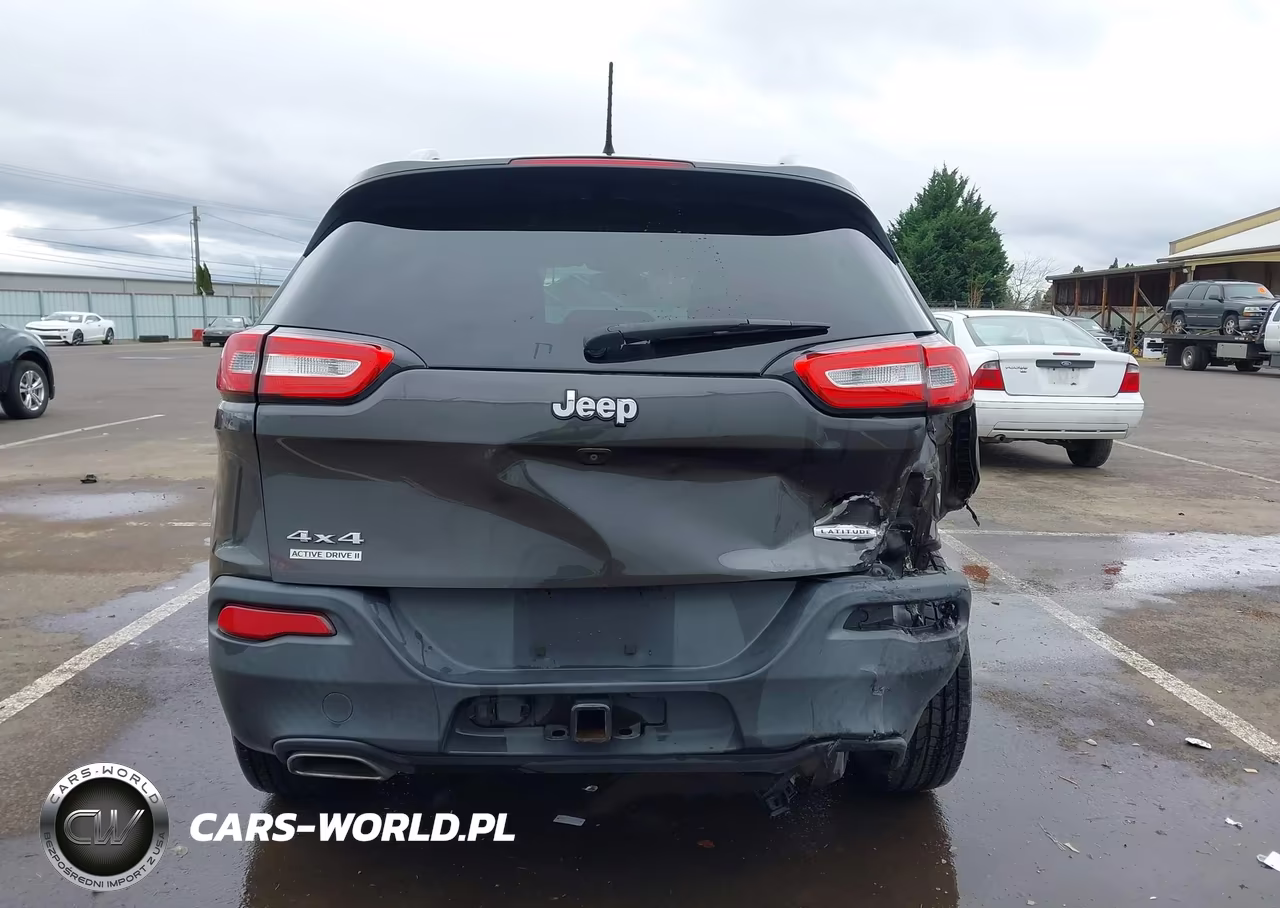 2015 Jeep Cherokee Latitude VIN:1C4PJMCS7FW572267 - 17