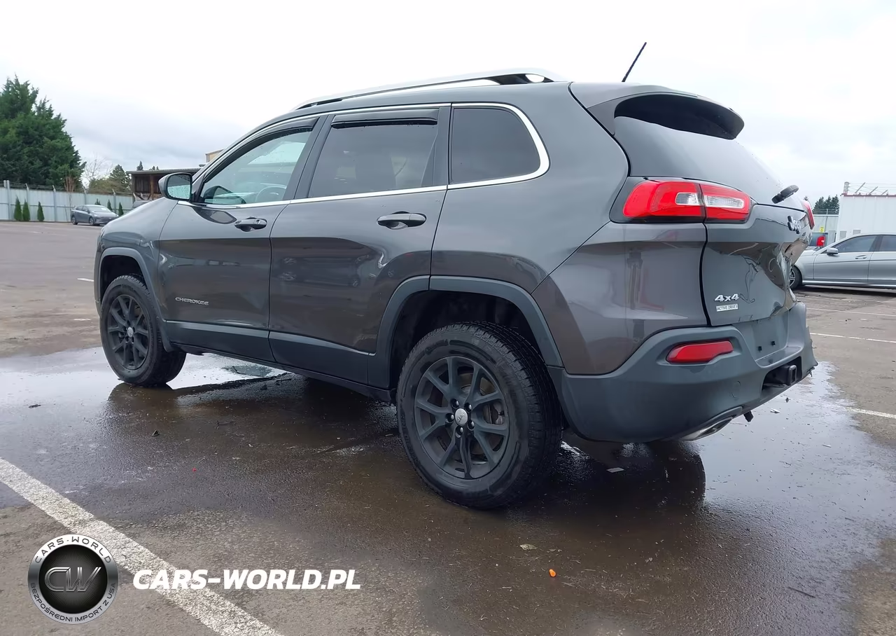 2015 Jeep Cherokee Latitude VIN:1C4PJMCS7FW572267 - 3