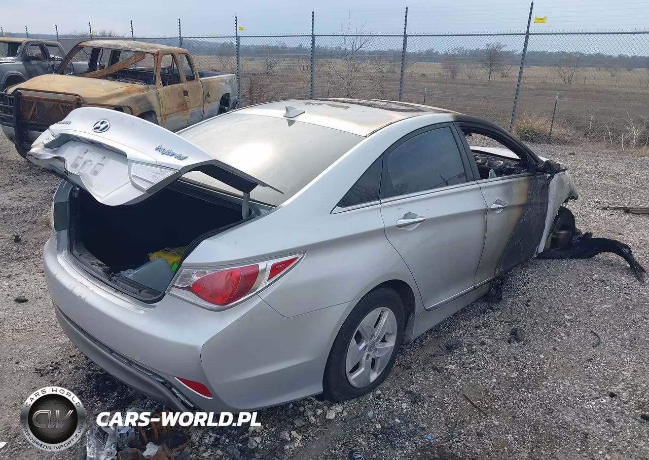 2012 Hyundai Sonata Hybrid VIN:KMHEC4A43CA055445 - 4
