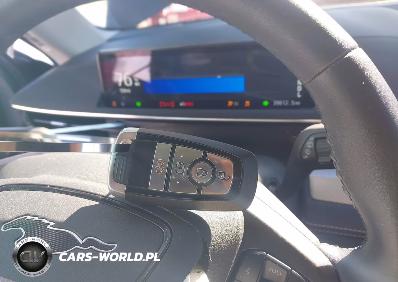 2022 Ford Mustang Mach-E Select VIN:3FMTK1SS7NMA18541 - 11
