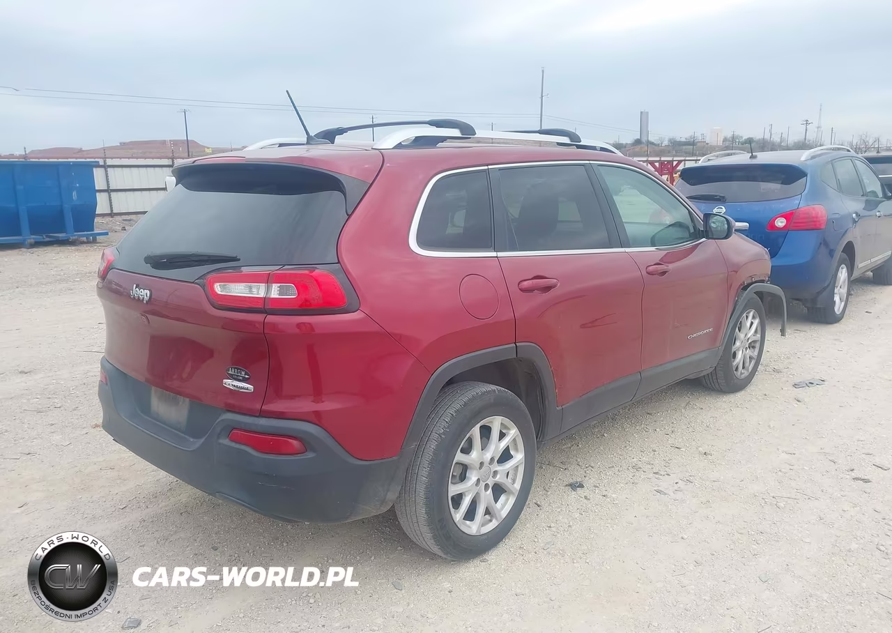 2015 Jeep Cherokee Latitude VIN:1C4PJLCB8FW572501 - 4