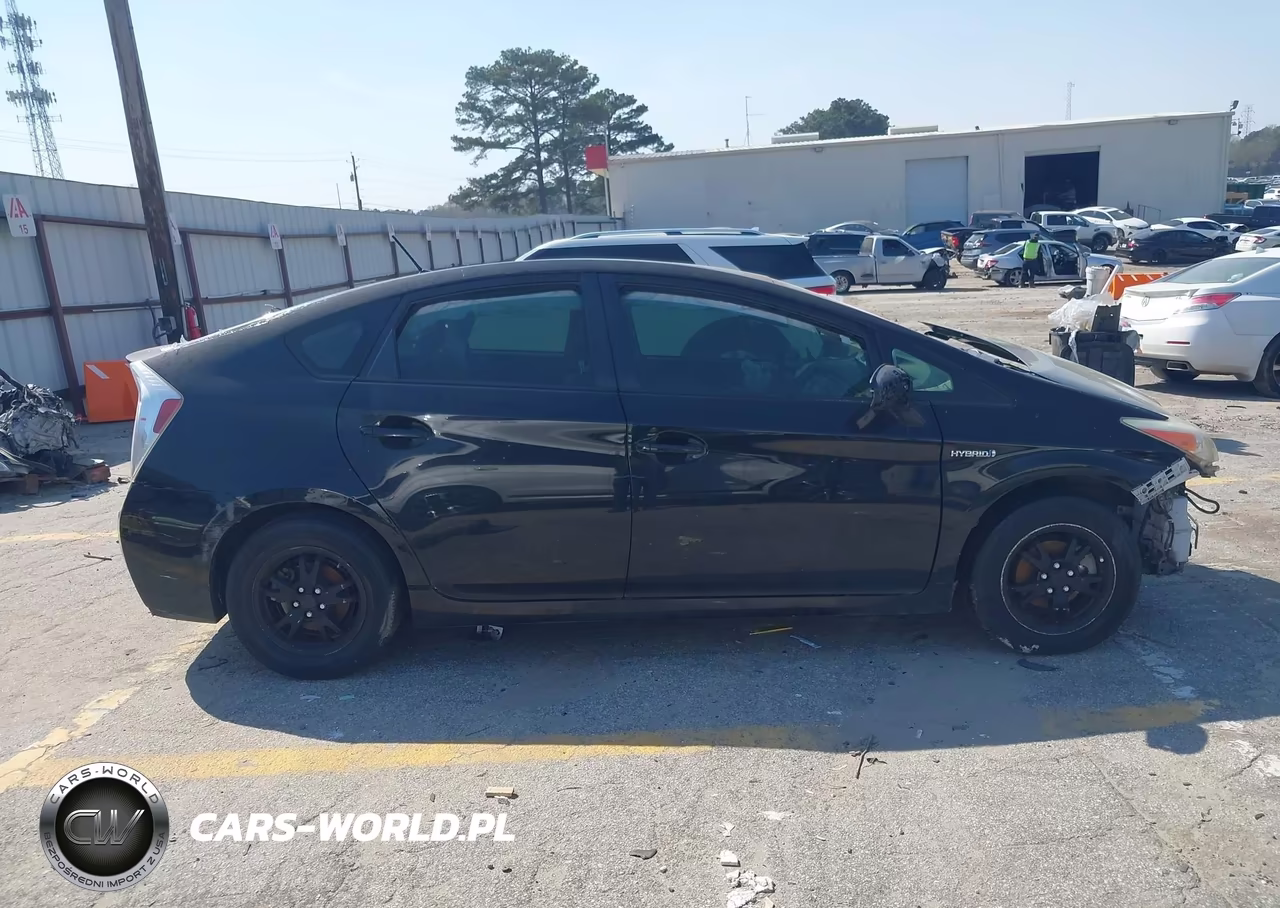 2015 Toyota Prius Two VIN:JTDKN3DU5F0454908 - 13