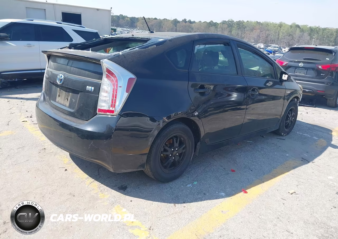 2015 Toyota Prius Two VIN:JTDKN3DU5F0454908 - 4