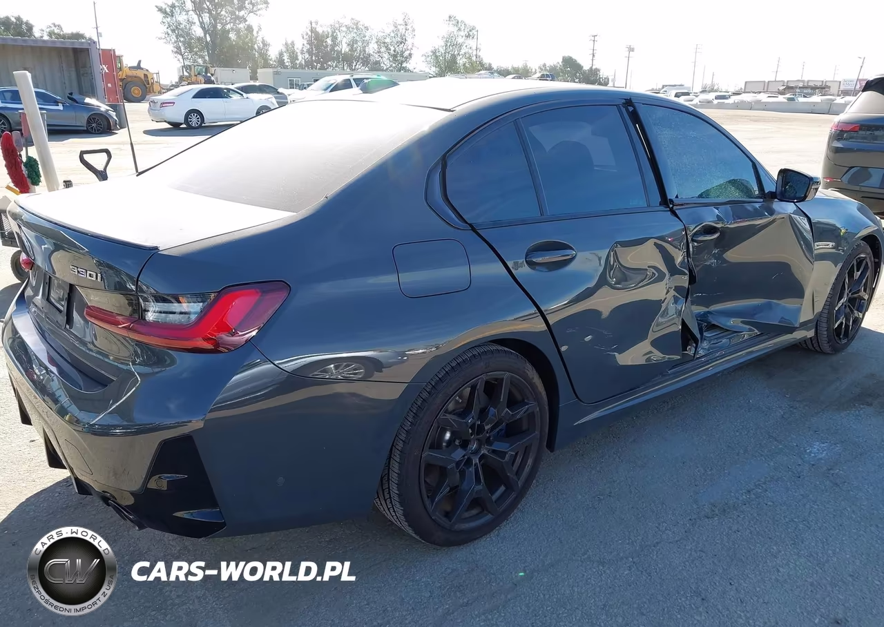 2025 BMW 330I VIN:3MW69CW02S8F83606 - 4