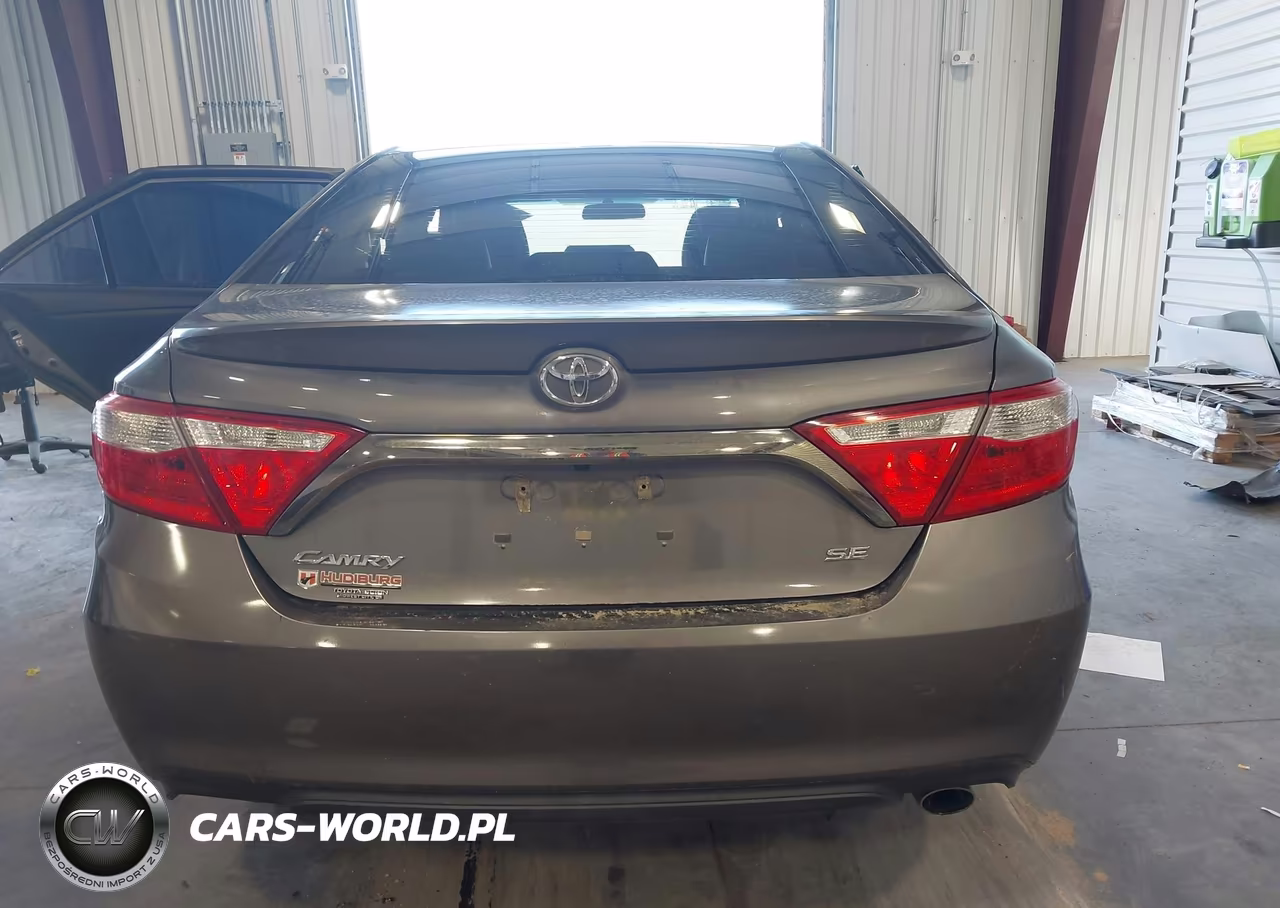 2015 Toyota Camry Se VIN:4T1BF1FK0FU975343 - 17