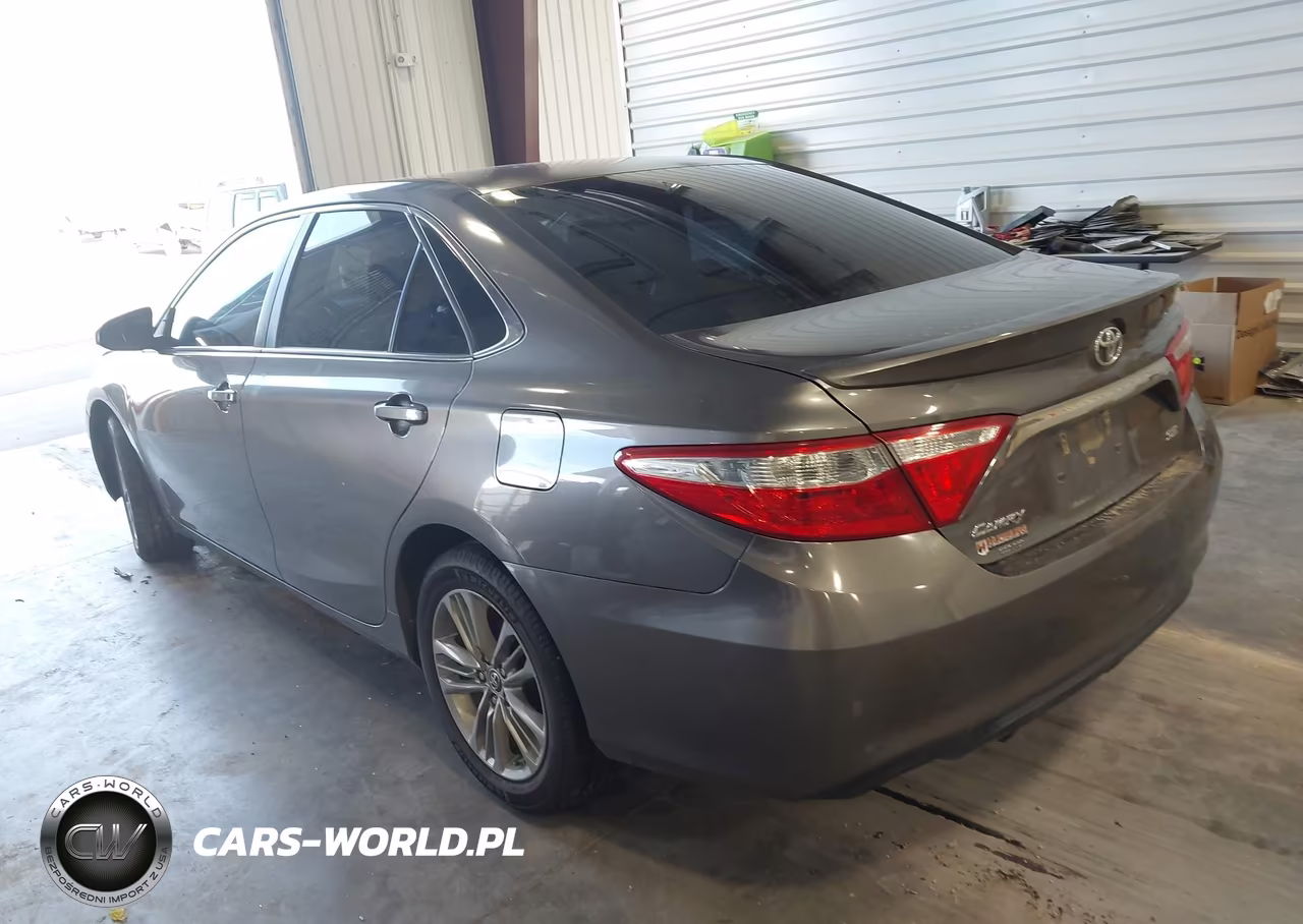 2015 Toyota Camry Se VIN:4T1BF1FK0FU975343 - 3