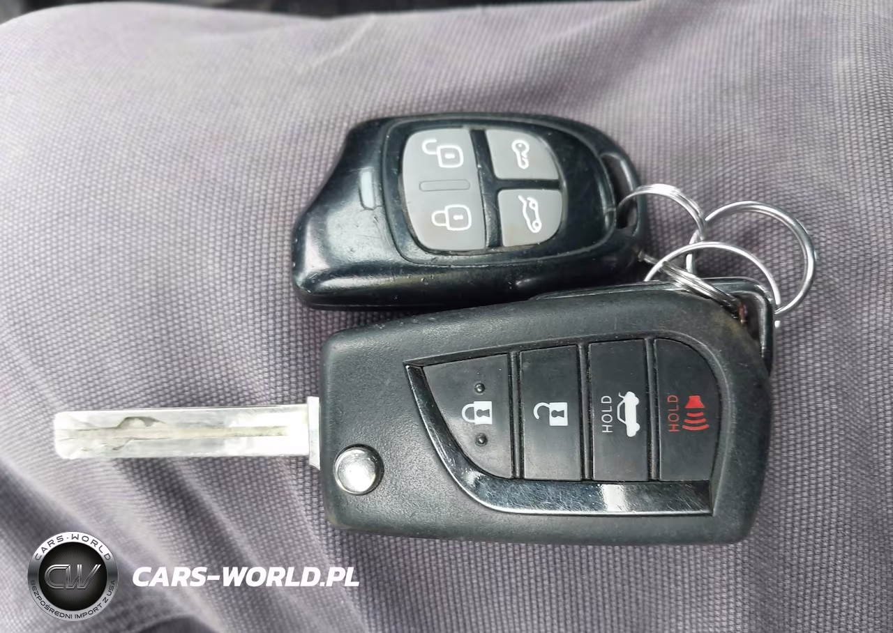 2018 Toyota Camry Se VIN:4T1B11HK6JU047167 - 11