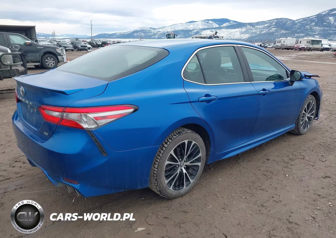 2018 Toyota Camry Se VIN:4T1B11HK6JU047167 - 4