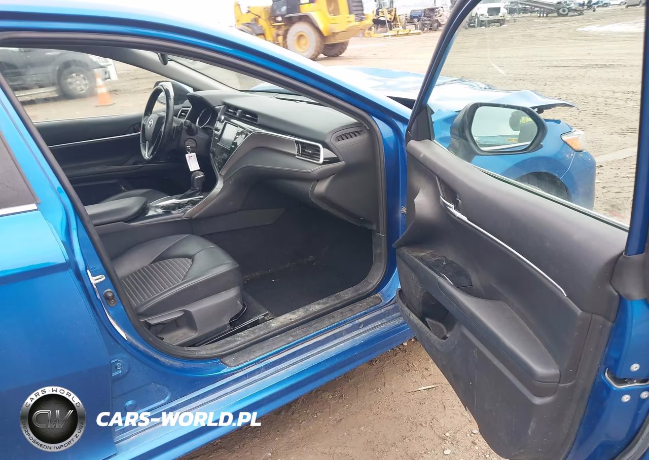 2018 Toyota Camry Se VIN:4T1B11HK6JU047167 - 5