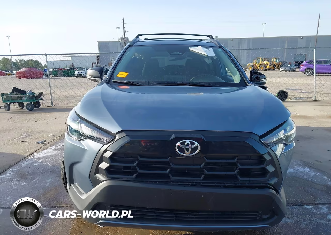 2026 Toyota Corolla Cross Le VIN:7MUCAAAG9TV174734 - 13