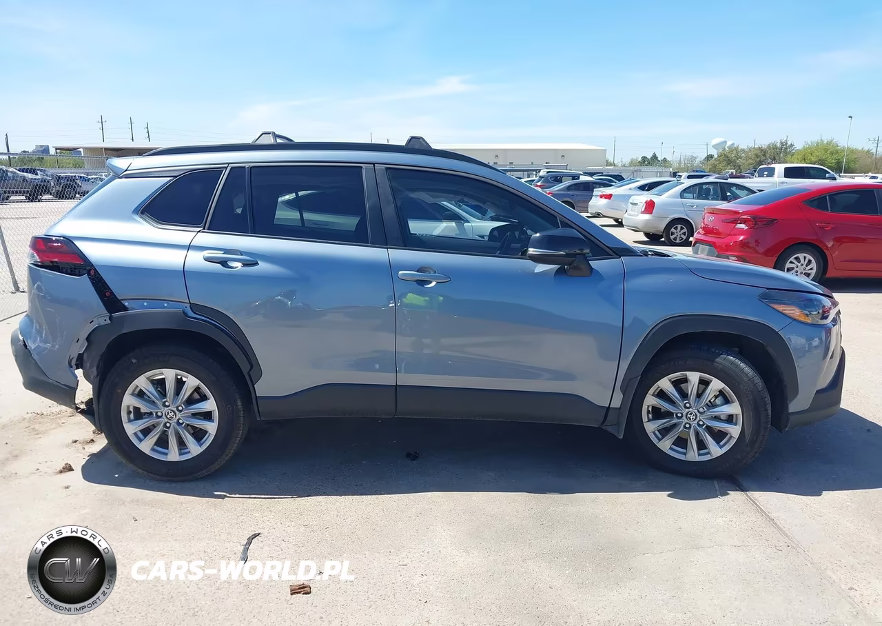 2026 Toyota Corolla Cross Le VIN:7MUCAAAG9TV174734 - 14