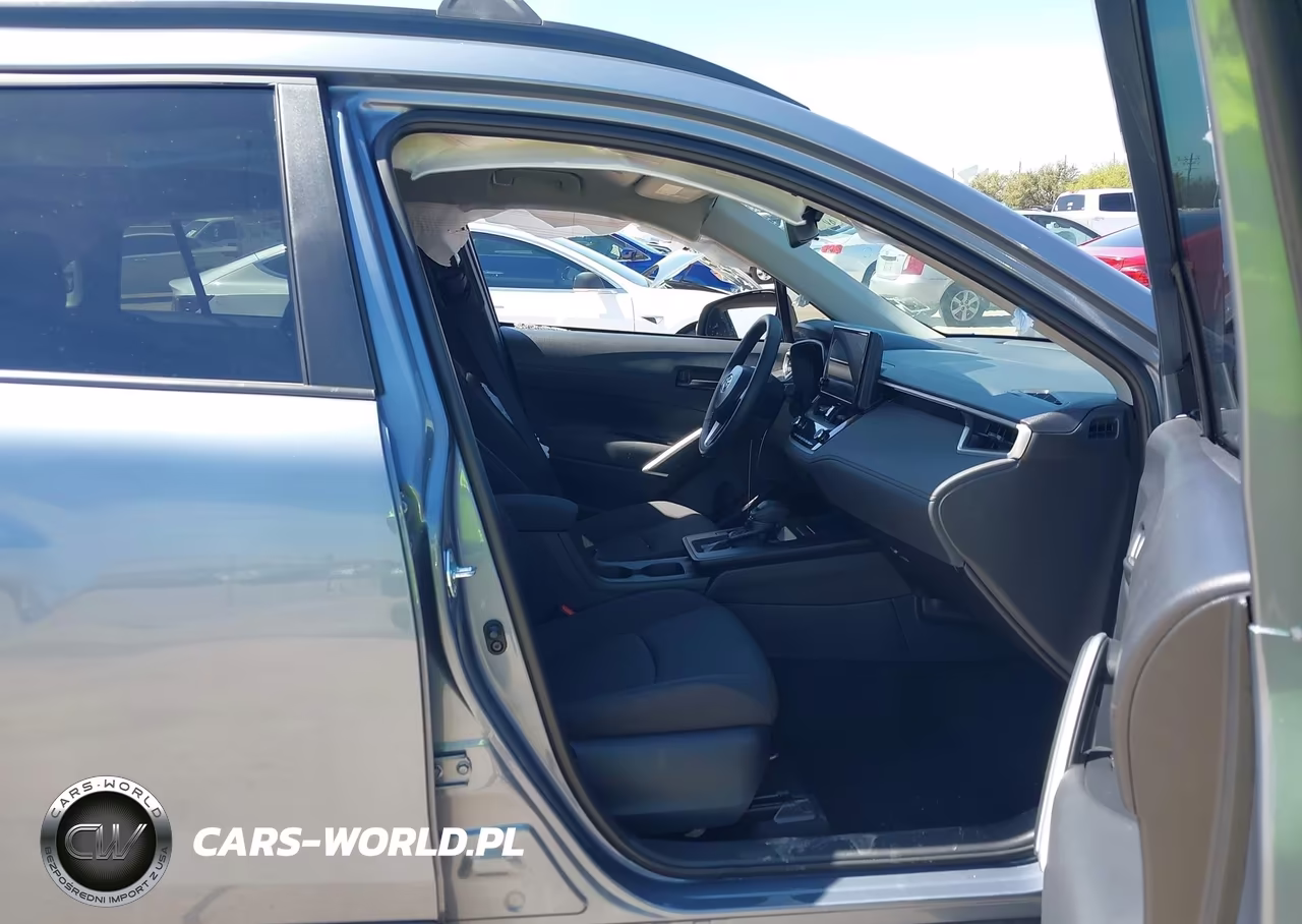 2026 Toyota Corolla Cross Le VIN:7MUCAAAG9TV174734 - 5