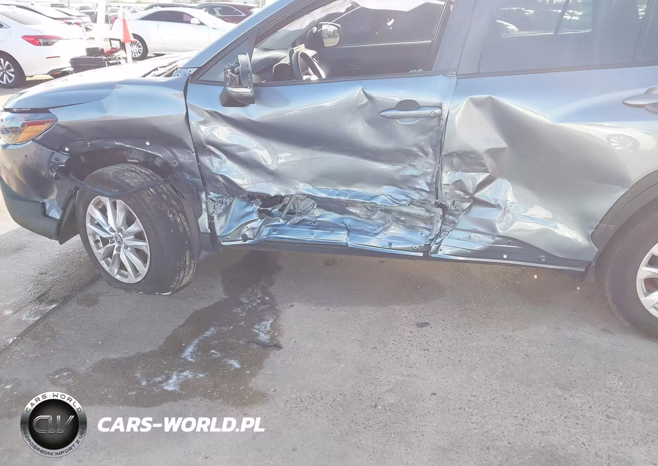 2026 Toyota Corolla Cross Le VIN:7MUCAAAG9TV174734 - 6