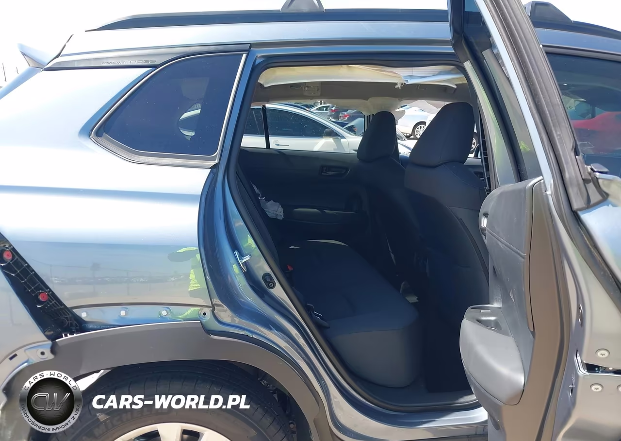 2026 Toyota Corolla Cross Le VIN:7MUCAAAG9TV174734 - 8
