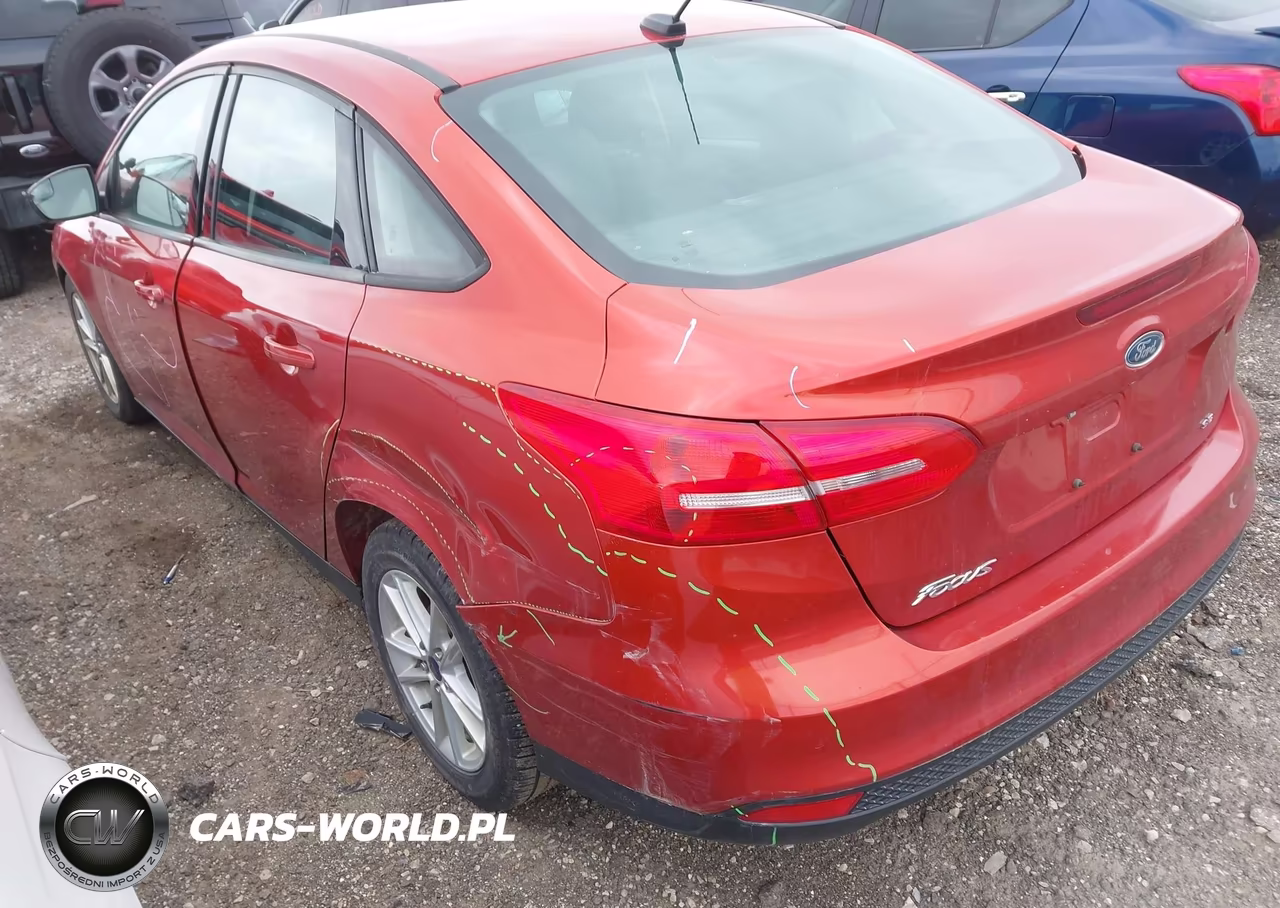 2018 Ford Focus Se VIN:1FADP3F22JL268416 - 3
