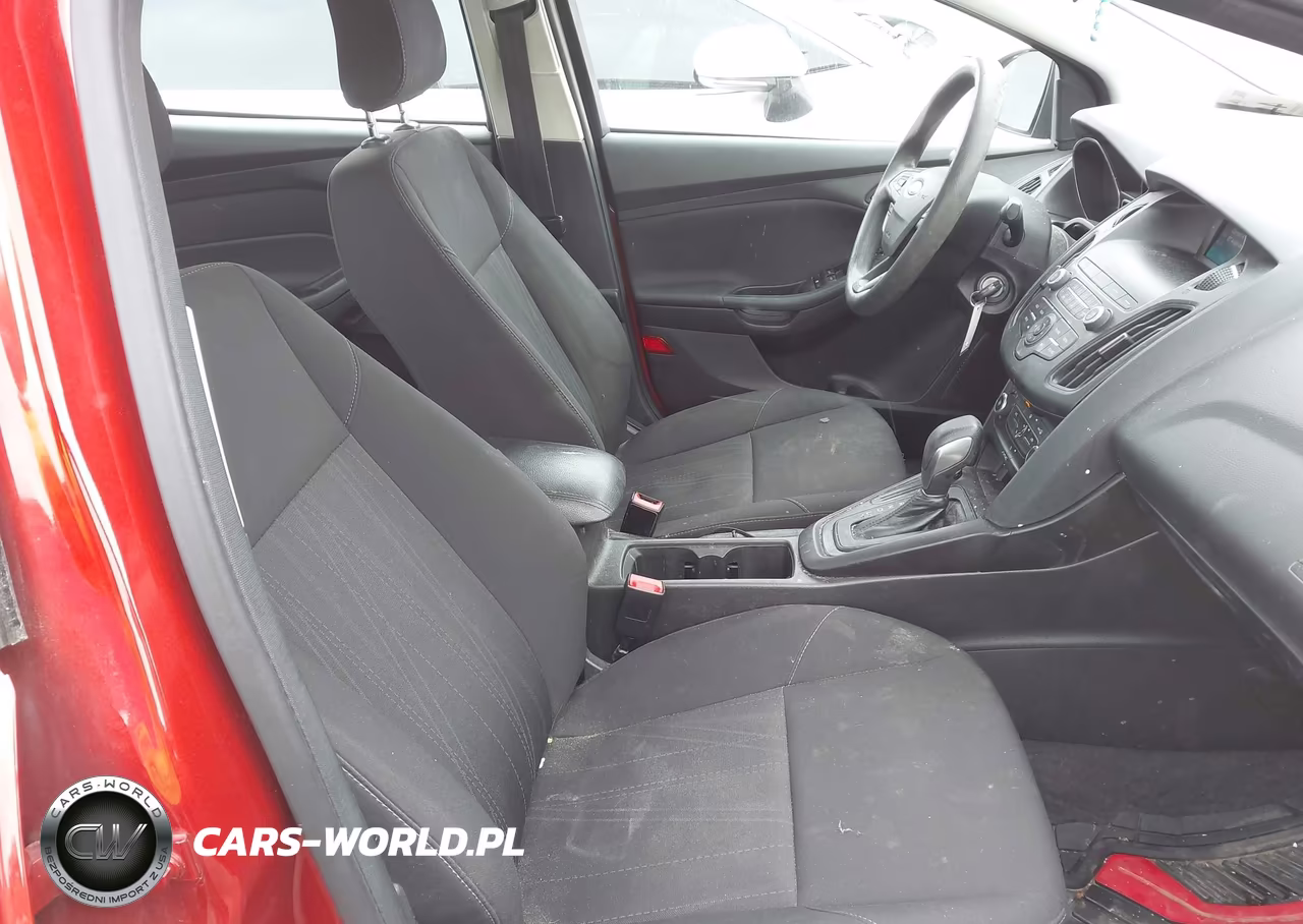 2018 Ford Focus Se VIN:1FADP3F22JL268416 - 5