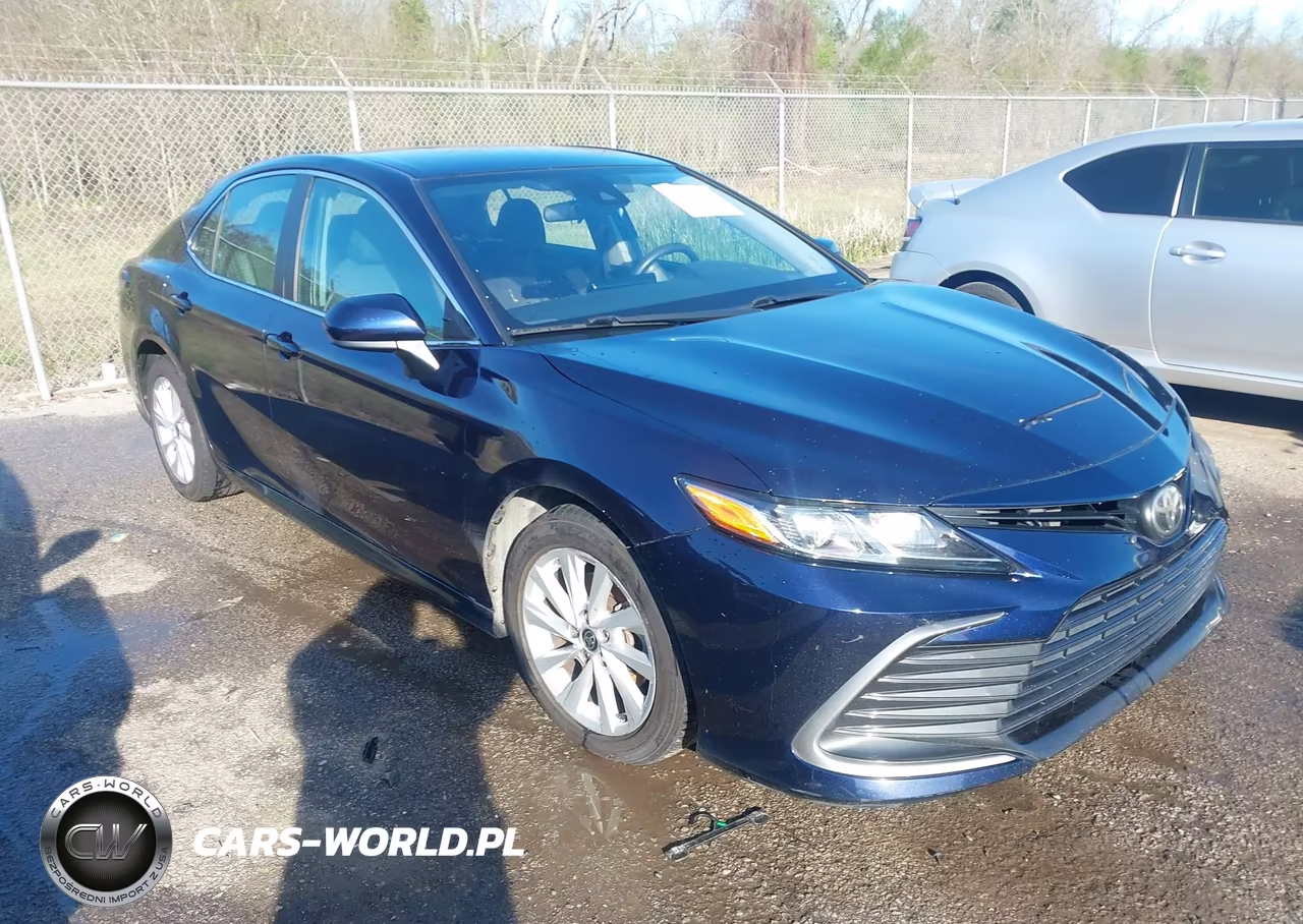 2021 Toyota Camry Le Awd – zdjęcie 1 z 12