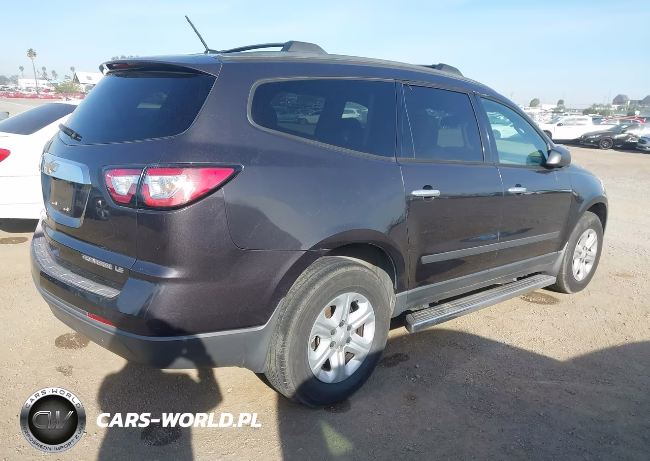 2015 Chevrolet Traverse Ls VIN:1GNKRFED2FJ135388 - 4