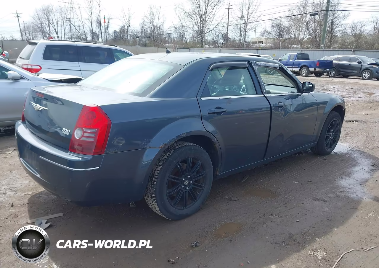 2008 Chrysler 300 Touring VIN:2C3KK53G78H160218 - 4