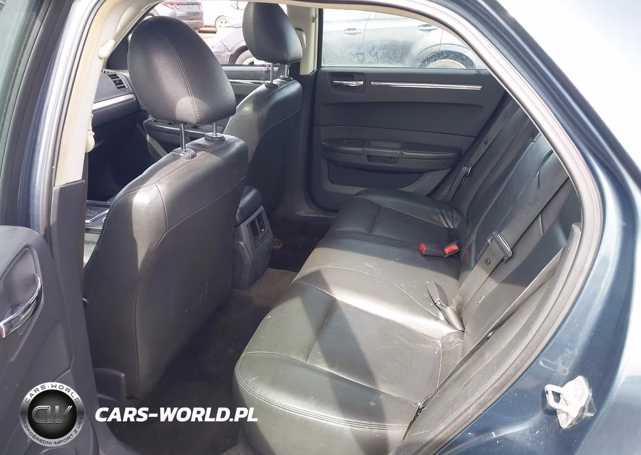 2008 Chrysler 300 Touring VIN:2C3KK53G78H160218 - 8