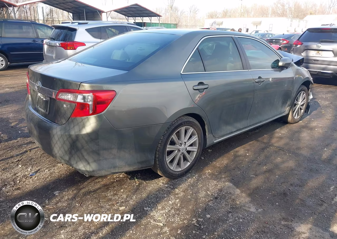 2013 Toyota Camry Xle VIN:4T4BF1FK4DR328107 - 4