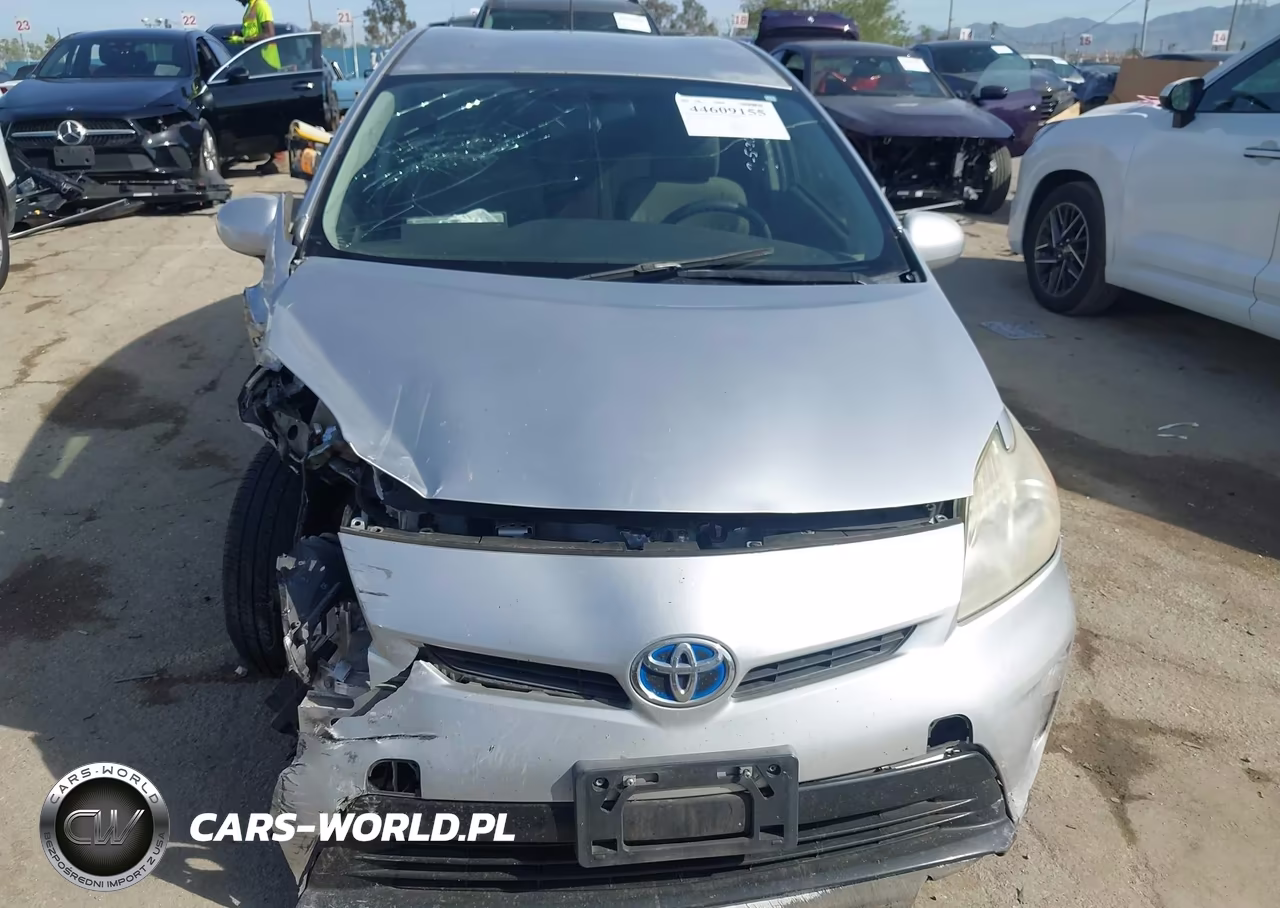 2012 Toyota Prius Three VIN:JTDKN3DUXC1533030 - 12