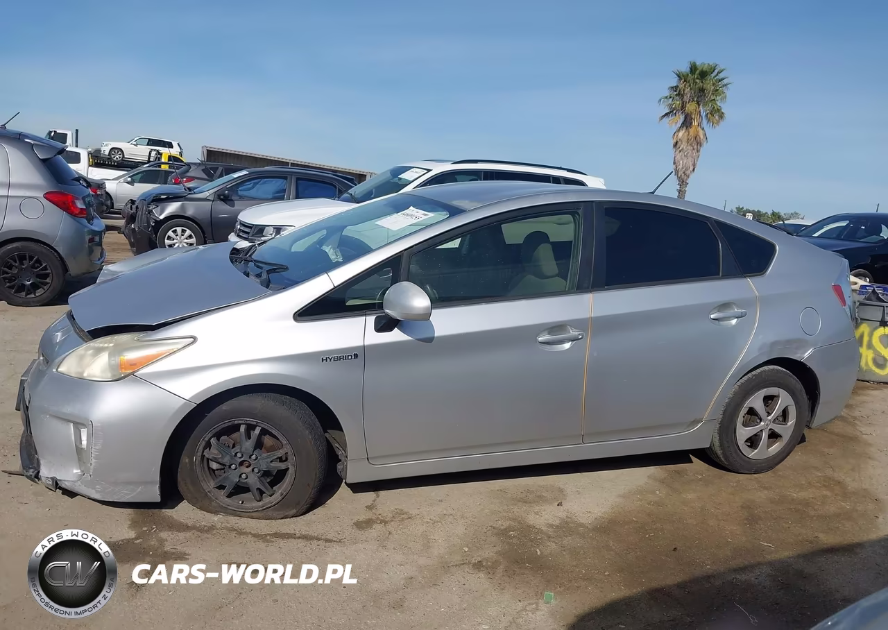 2012 Toyota Prius Three VIN:JTDKN3DUXC1533030 - 14