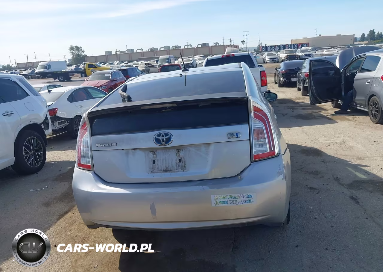 2012 Toyota Prius Three VIN:JTDKN3DUXC1533030 - 16